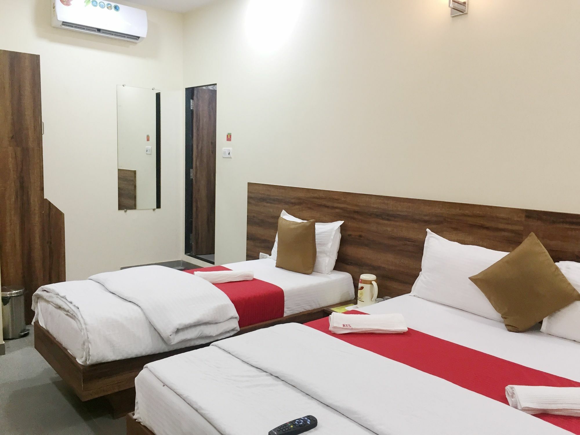 Terminus Square Hotel Kurla Exterior photo